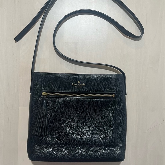 kate spade Handbags - KATE SPADE CROSSBODY BAG